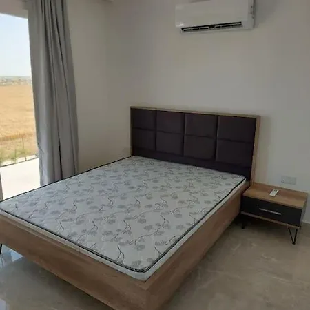1 Bedroom - New Furnishings Διαμέρισμα *